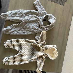 Snuggly warm cute baby hoodie rompers